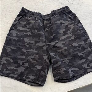 lululemon athletica Men's Black Camo Athletic Shorts